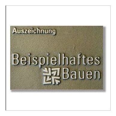 Plakette "Beispielhaftes Bauen" der Architektenkammer Baden-Württemberg
