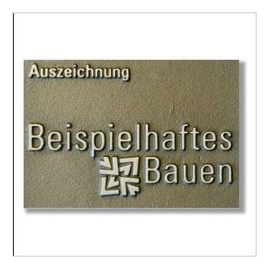Plakette "Beispielhaftes Bauen" der Architektenkammer Baden-Württemberg