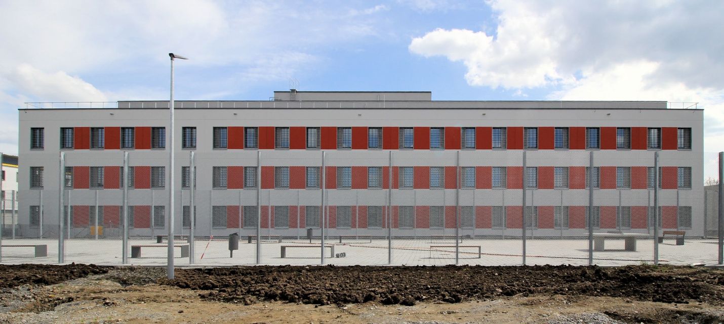 Justizvollzugsanstalt Ravensburg, Außenansicht des neuen Haftgebäudes
